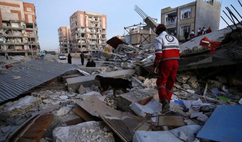 İrandakı zəlzələdə yaralananların sayı açıqlandı İrandakı zəlzələdə yaralananların sayı açıqlandı