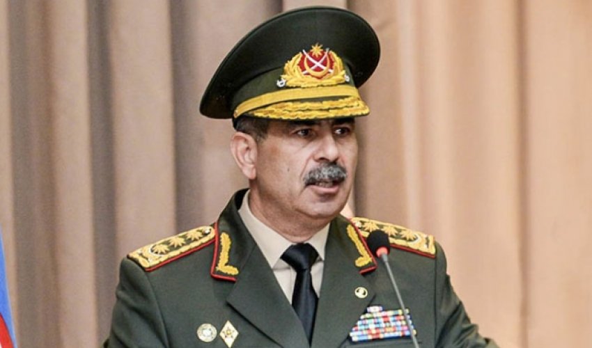 Müdafiə naziri yeni nəzarətə götürülən yüksəkliklərlə bağlı tapşırıqlar verdi Müdafiə naziri yeni nəzarətə götürülən yüksəkliklərlə bağlı tapşırıqlar verdi