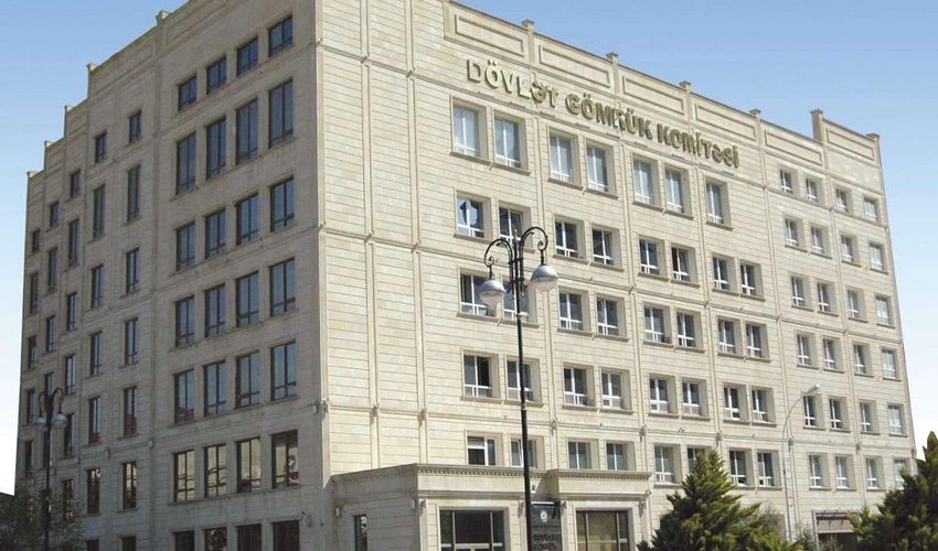 Dövlət Gömrük Komitəsi xaricdən başqasının əşyasını gətirənlərə xəbərdarlıq edib