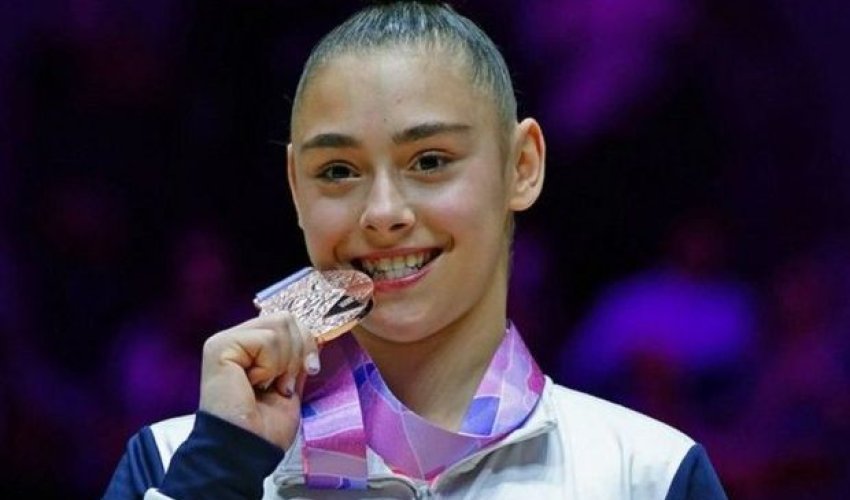 Böyük Britaniyanı təmsil edən azərbaycanlı gimnast tarixi nəticəyə imza atıb Böyük Britaniyanı təmsil edən azərbaycanlı gimnast tarixi nəticəyə imza atıb