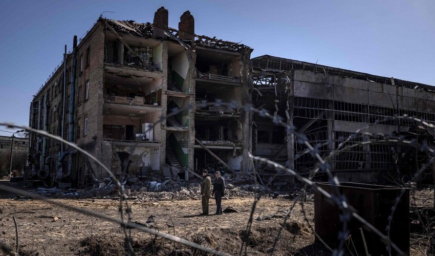 1 killed, 6 injured in Russian shelling of Kherson 1 killed, 6 injured in Russian shelling of Kherson