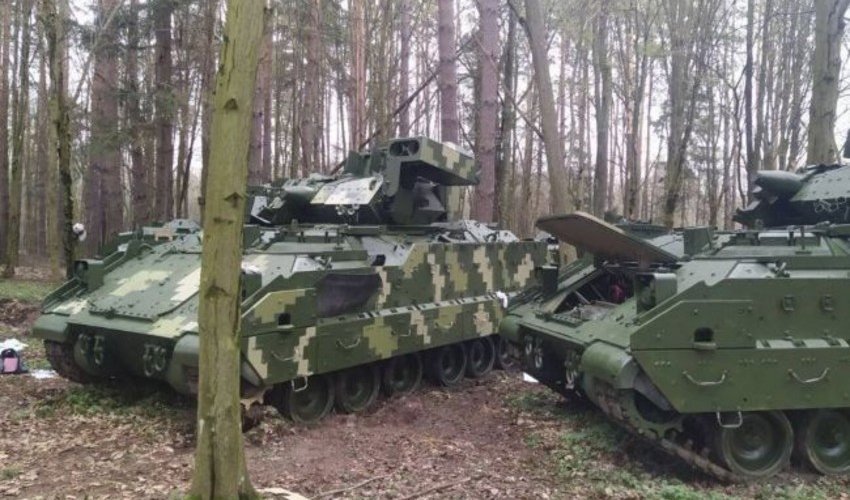 US delivers first batch of Bradley fighting vehicles to Ukraine US delivers first batch of Bradley fighting vehicles to Ukraine