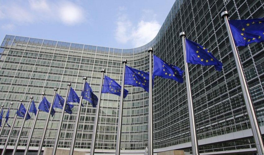 EC offers eastern EU countries 100 million euros to lift ban on grain imports from Ukraine EC offers eastern EU countries 100 million euros to lift ban on grain imports from Ukraine