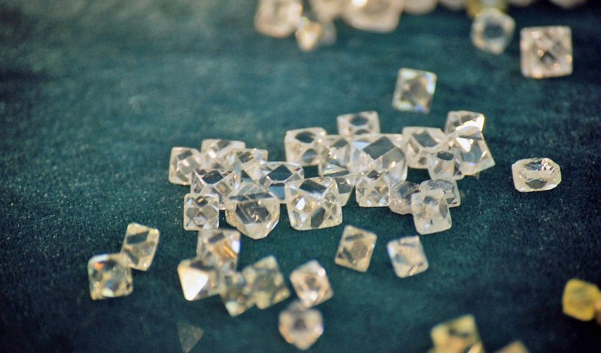 UK to ban Russian diamonds at G7 in fresh round of sanctions UK to ban Russian diamonds at G7 in fresh round of sanctions