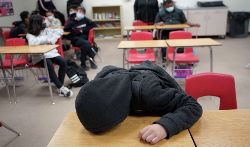 225 nömrəli məktəbin şagirdi müəllimin qeyri-etik davranışlarına məruz qalıb 225 nömrəli məktəbin şagirdi müəllimin qeyri-etik davranışlarına məruz qalıb