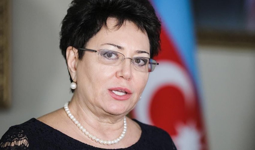 Preizdent Elmira Axundovanı orden ilə təltif etdi - SƏRƏNCAM Preizdent Elmira Axundovanı orden ilə təltif etdi - SƏRƏNCAM