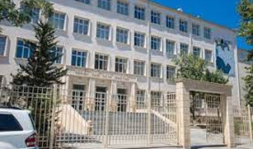 Bu məktəbdə müəllim şagirdə böhtan atıb - Məktəbdən açıqlama Bu məktəbdə müəllim şagirdə böhtan atıb - Məktəbdən açıqlama