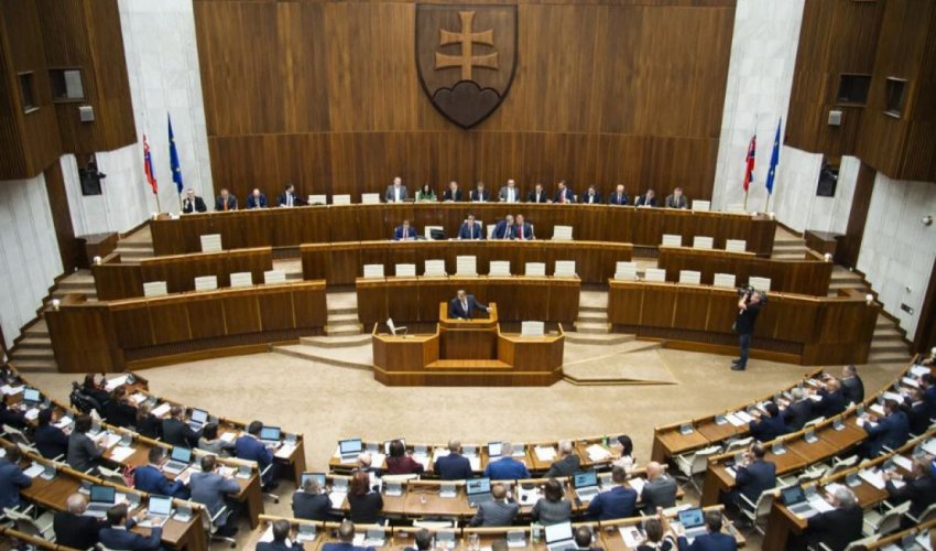 Slovakiyada növbədənkənar parlament seçkiləri keçiriləcək Slovakiyada növbədənkənar parlament seçkiləri keçiriləcək