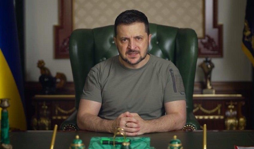 Zelenski Rusiya ilə əlaqəli şəxslərə sanksiya tətbiq edib Zelenski Rusiya ilə əlaqəli şəxslərə sanksiya tətbiq edib
