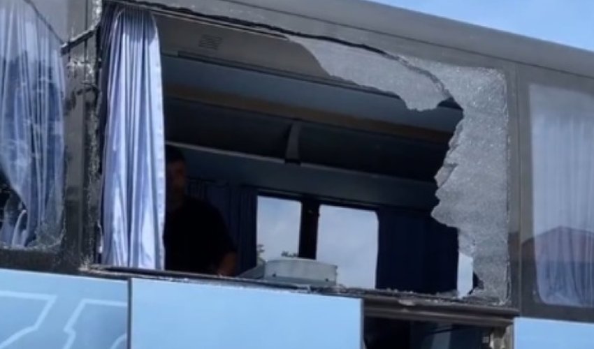 Azərbaycanda bu teatrın heyətini daşıyan avtobus qəzaya düşdü Azərbaycanda bu teatrın heyətini daşıyan avtobus qəzaya düşdü