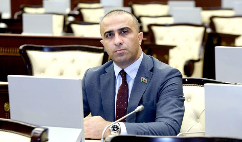 Deputat pulunu USAİD-dən alan medialara səsləndi- VİDEO Deputat pulunu USAİD-dən alan medialara səsləndi- VİDEO