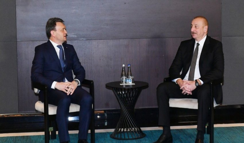 İlham Əliyev Kişineuda Moldovanın Baş naziri ilə görüşüb İlham Əliyev Kişineuda Moldovanın Baş naziri ilə görüşüb