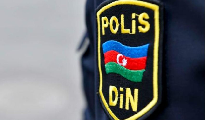 Bərdədə polis ona bıçaq çəkən şəxsi ayağından vurdu Bərdədə polis ona bıçaq çəkən şəxsi ayağından vurdu