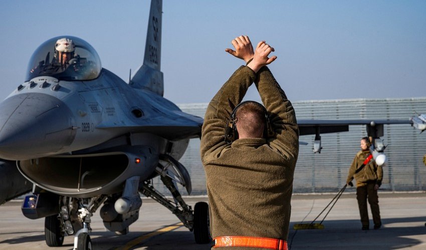 Germany may offer airfields for training Ukrainian pilots on F-16 Germany may offer airfields for training Ukrainian pilots on F-16
