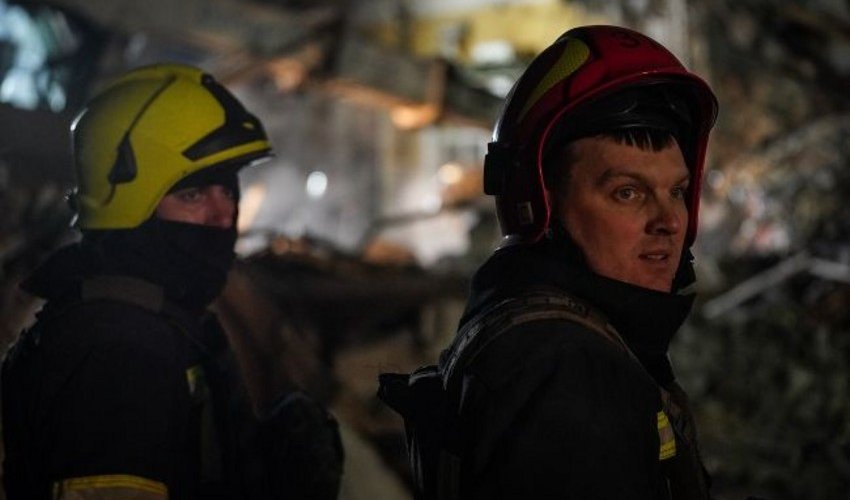 At least 3 killed, 8 injured in Russia’s missile strike on residential building in Lviv At least 3 killed, 8 injured in Russia’s missile strike on residential building in Lviv