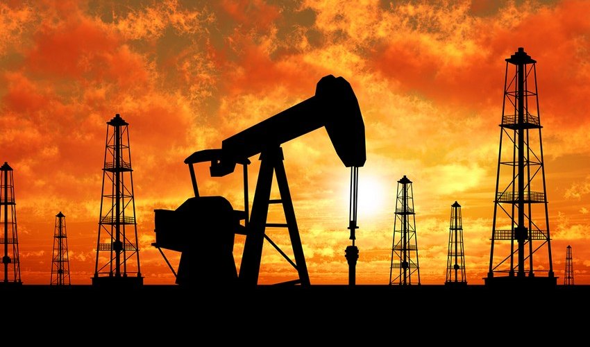 Azerbaijani oil price falls by over 1%