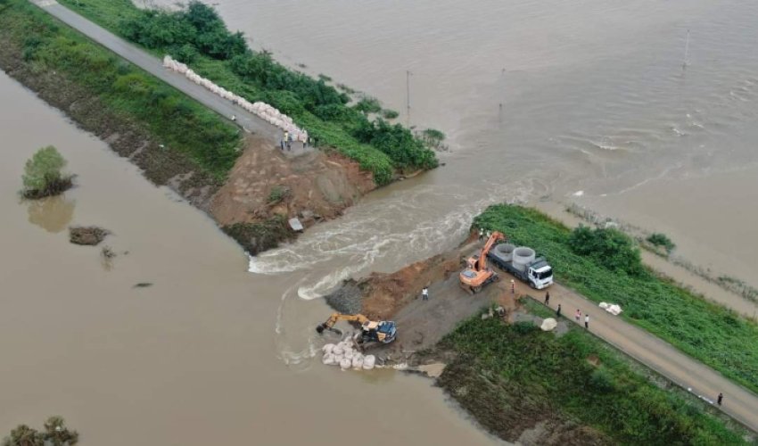 Cənubi Koreyada daşqın: Ölənlərin sayı 40-a çatıb