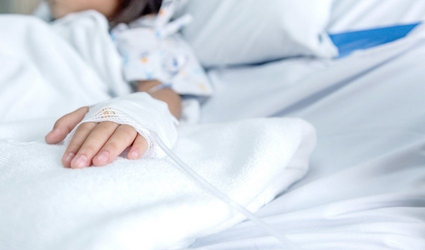 Lənkəranda 12 yaşlı qızın boynu sınaraq ölüb Lənkəranda 12 yaşlı qızın boynu sınaraq ölüb