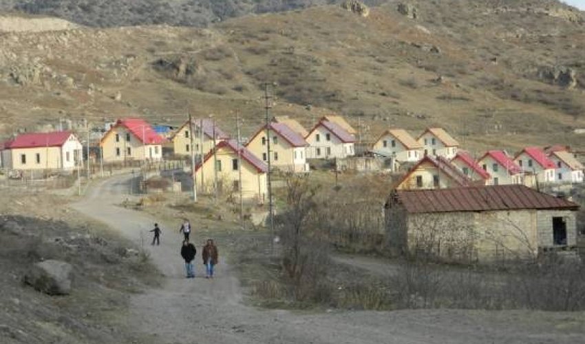 Zabux kəndinə ilk köç yola salınıb