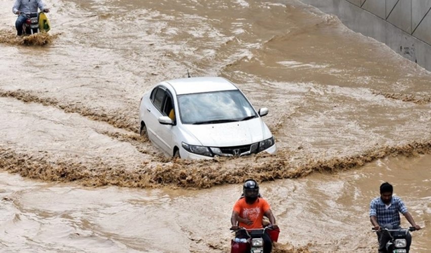 Pakistanın şimalında daşqın təhlükəsinə görə 100 mindən çox insan təxliyə edilib