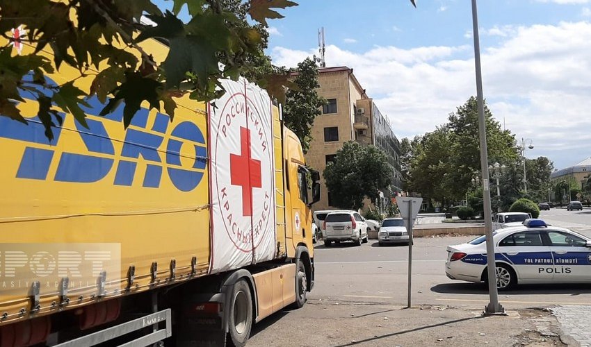 Rusiyanın yardım maşını hələ də Bərdədə gözləyir Rusiyanın yardım maşını hələ də Bərdədə gözləyir