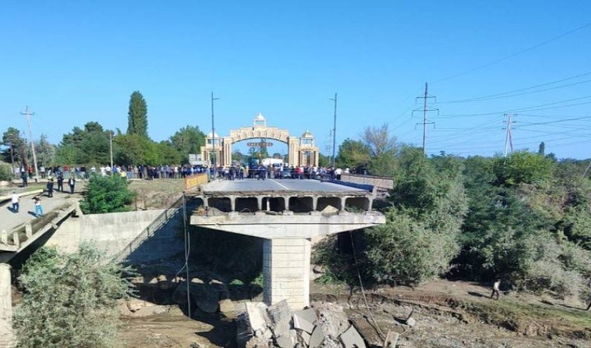 Xaçmazda uçan körpü yenidən tikiləcək - Yenilənib Xaçmazda uçan körpü yenidən tikiləcək - Yenilənib