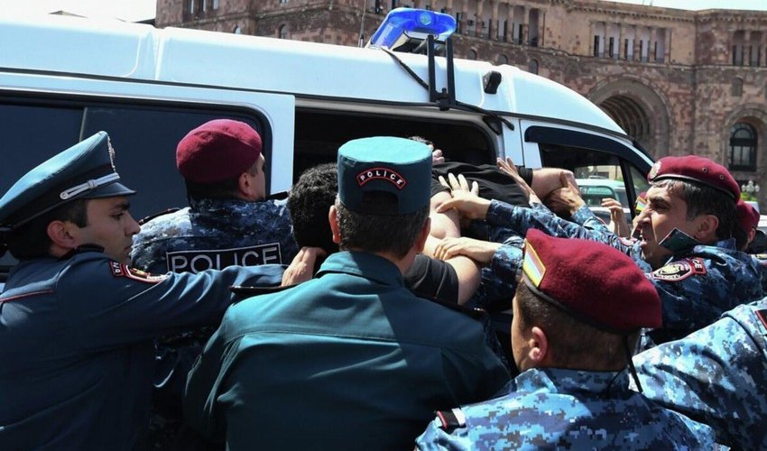 Yerevan police detain 30 protesters Yerevan police detain 30 protesters