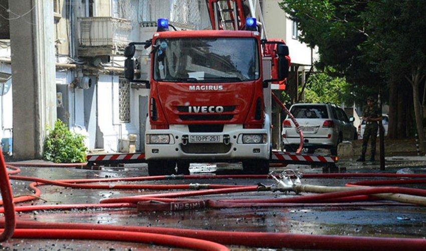 Bakıda avtobusda yanğın olub Bakıda avtobusda yanğın olub