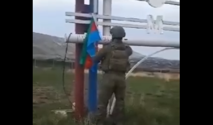 Распространены кадры поднятия азербайджанского флага в Агдере - ВИДЕО Распространены кадры поднятия азербайджанского флага в Агдере - ВИДЕО
