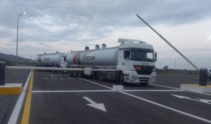 Xankəndiyə daha 54 ton yanacaq göndərildi Xankəndiyə daha 54 ton yanacaq göndərildi