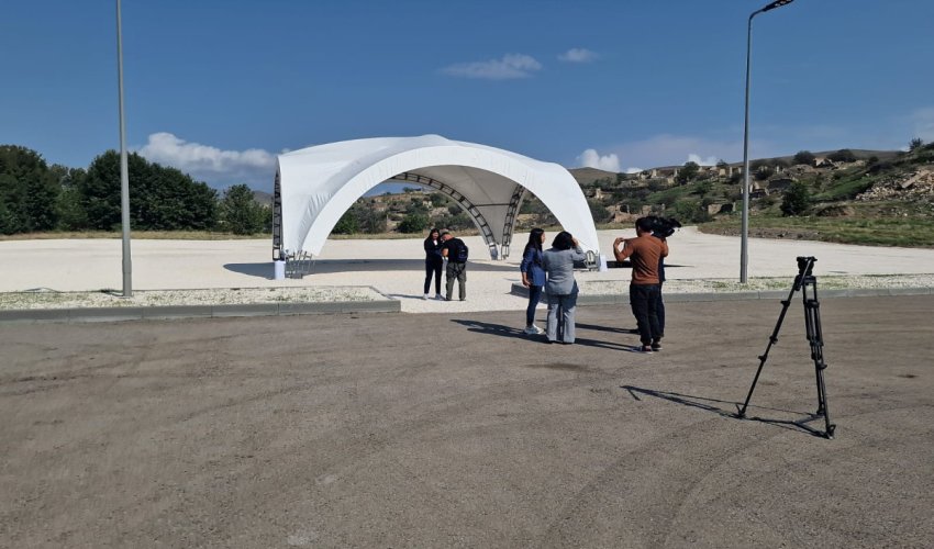 Prezidentin izi ilə Cəbrayıl və Zəngilan şəhərinə təşkil olunan media tura strat verilib Prezidentin izi ilə Cəbrayıl və Zəngilan şəhərinə təşkil olunan media tura strat verilib