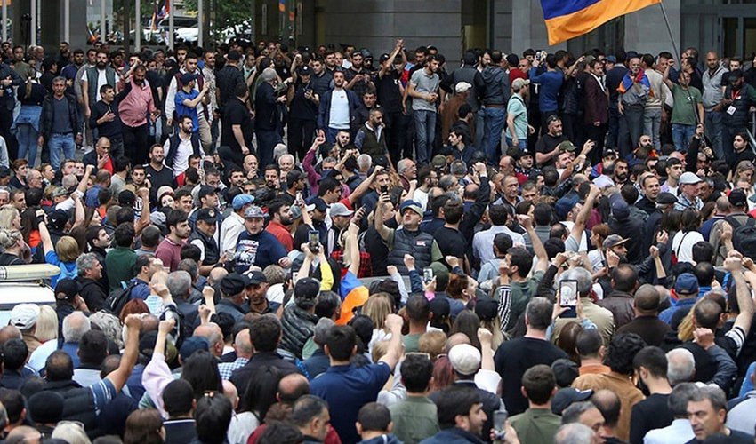 В центре Еревана вновь начались акции протеста В центре Еревана вновь начались акции протеста
