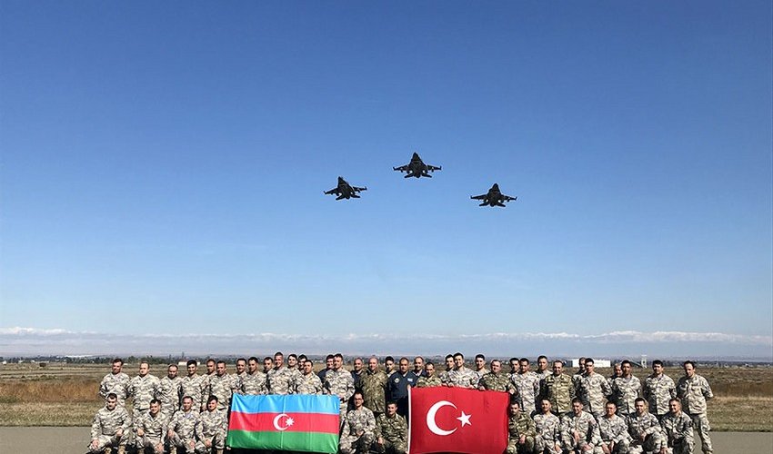 Türkiyənin F-16 təyyarələri Azərbaycana gəlib