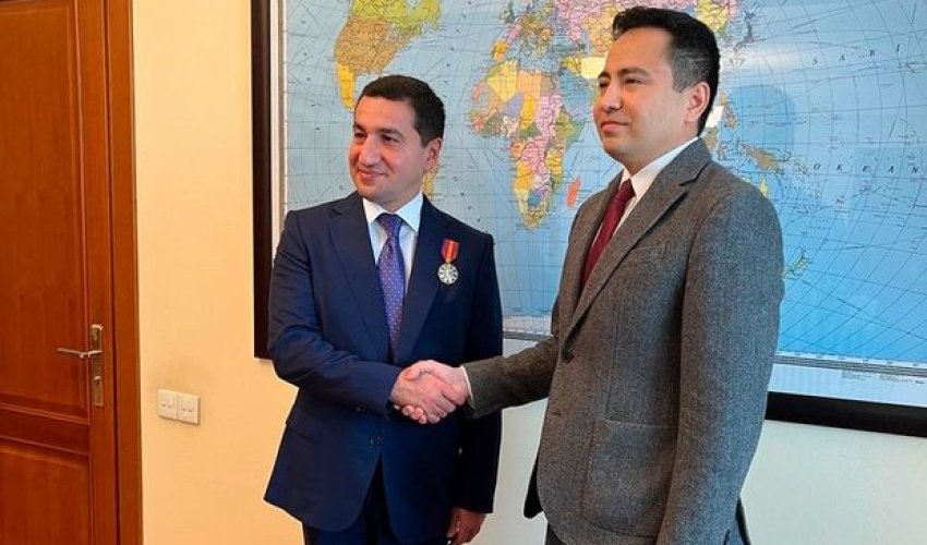 Hikmət Hacıyev Qazaxıstanın “Dostık” Ordeni ilə təltif olunub