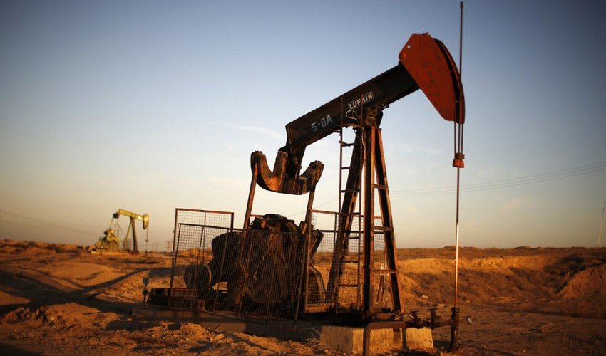 World oil prices fall by over 1%