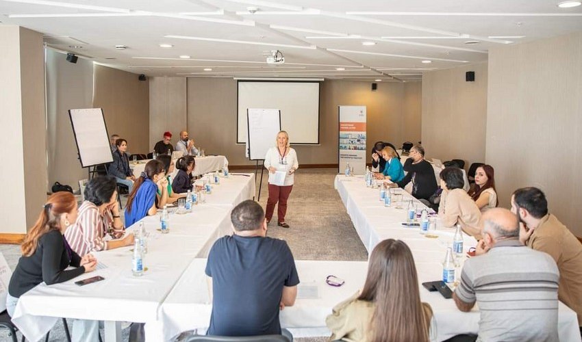 BQXK media nümayəndələri üçün seminar keçirib