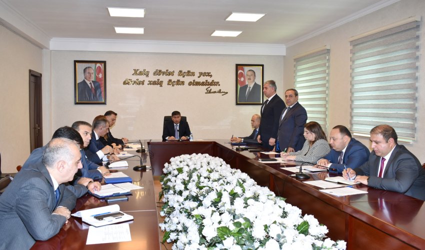 İcra başçısı Yasamal rayonunun sakinlərini qəbul edib