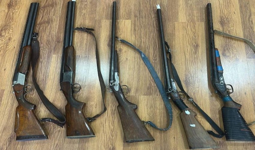 Xaçmazda sənədsiz silahlar polisə təhvil verilib Xaçmazda sənədsiz silahlar polisə təhvil verilib