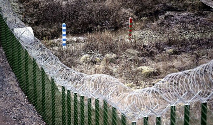 Финляндия ускорила возведение барьера на КПП на границе с РФ Финляндия ускорила возведение барьера на КПП на границе с РФ