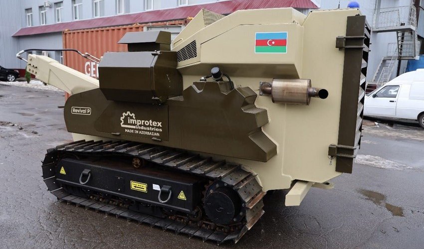 Азербайджан передал Украине машину для гуманитарного разминирования Азербайджан передал Украине машину для гуманитарного разминирования
