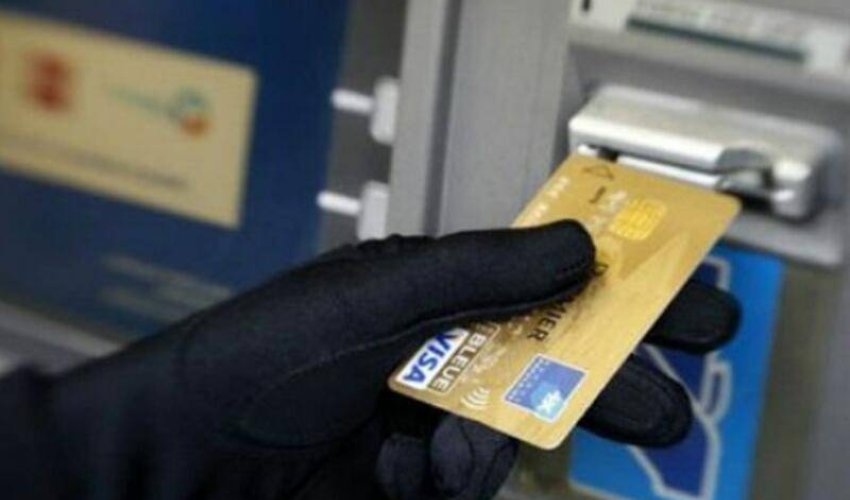 Bank kartlarından oğurluq edən şəxs saxlanılıb Bank kartlarından oğurluq edən şəxs saxlanılıb