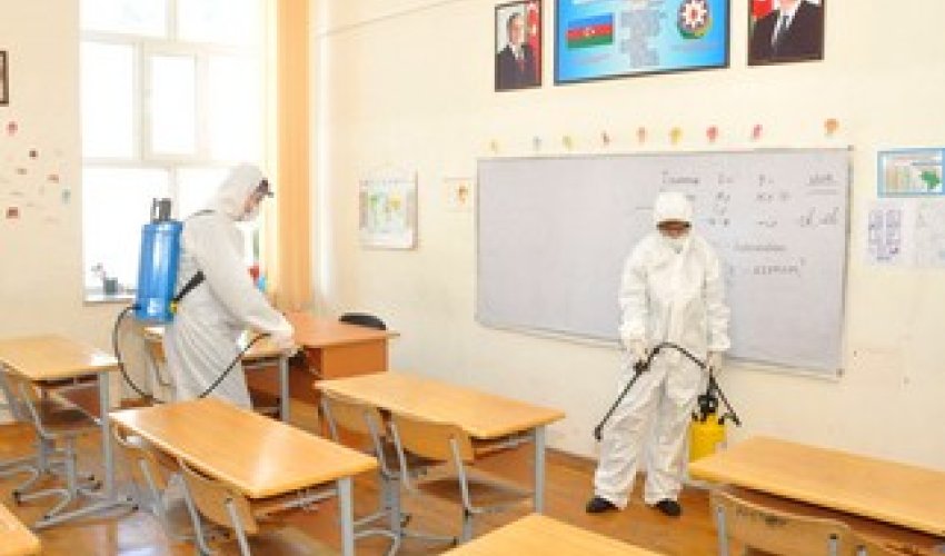 В столичных школах проводится дезинфекция В столичных школах проводится дезинфекция
