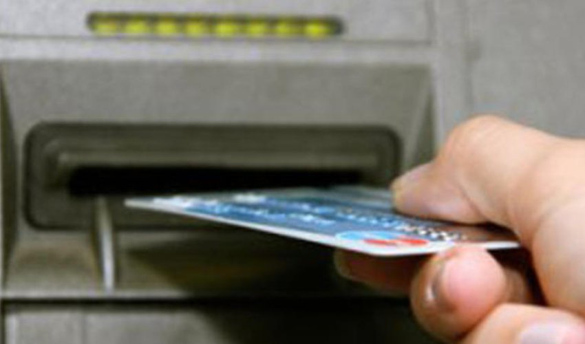 Bank kartlarından oğurluq edən daha 2 nəfər saxlanılıb Bank kartlarından oğurluq edən daha 2 nəfər saxlanılıb