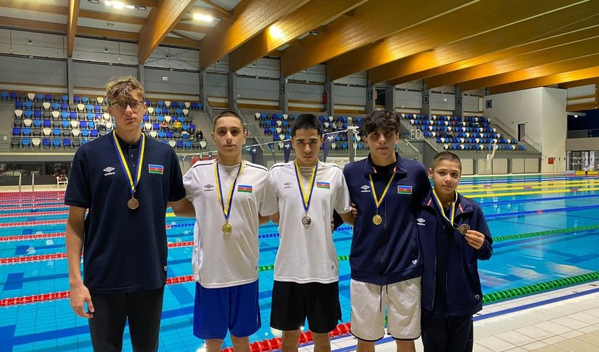 Azerbaijani swimmers claim 1 silver and 4 gold medals in international tournament