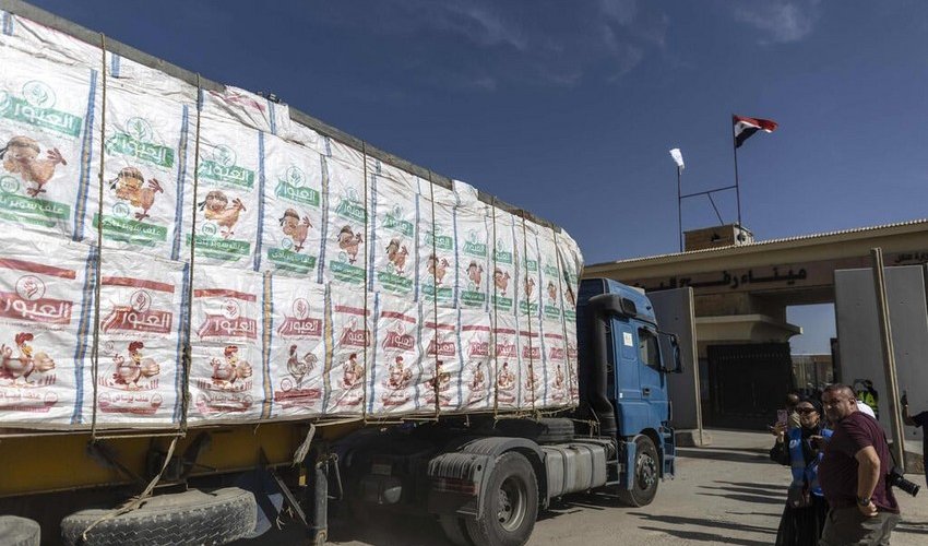UN says humanitarian convoy came under fire in Gaza UN says humanitarian convoy came under fire in Gaza