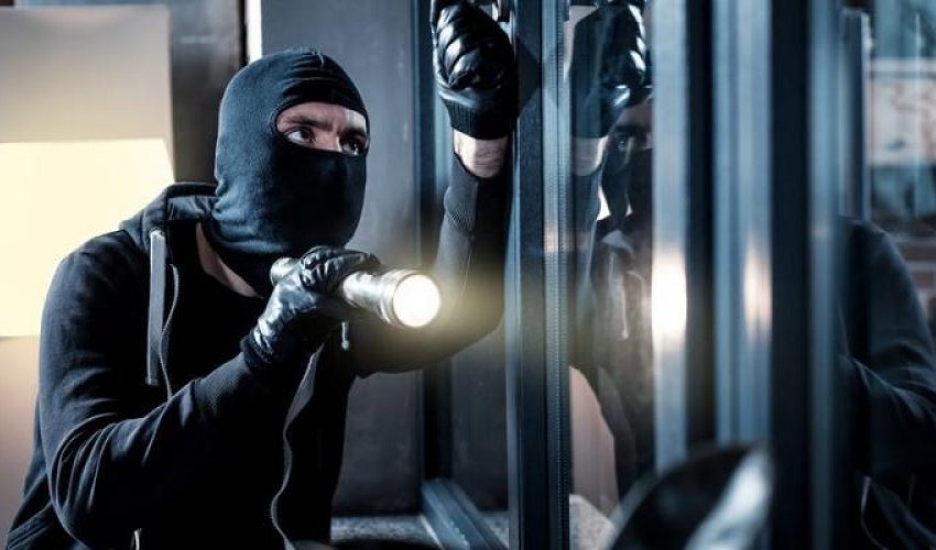 Marketdən 1639 manat dəyərində oğurluq etməkdə şübhəli bilinən saxlanılıb