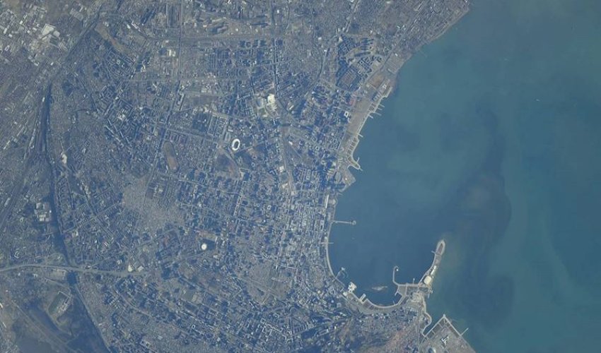 Rusiya kosmonavtı kosmosdan Bakının şəklini çəkib Rusiya kosmonavtı kosmosdan Bakının şəklini çəkib