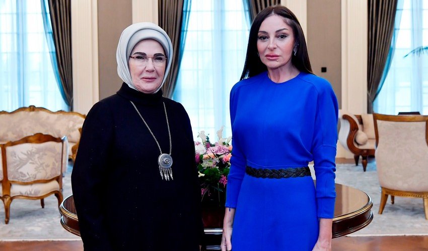 Mehriban Əliyeva Əminə Ərdoğanla görüşüb Mehriban Əliyeva Əminə Ərdoğanla görüşüb