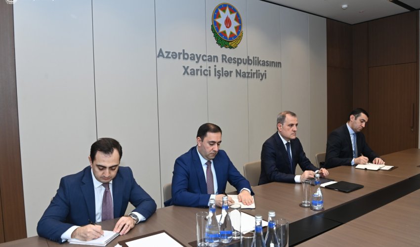 Rəsmi Bakı Ermənistana sülh sənədi layihəsini təqdim edib