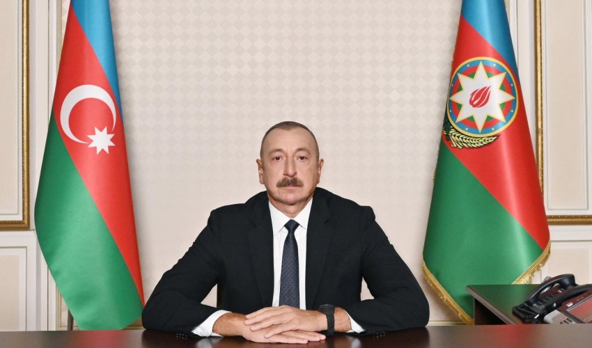 Президент Ильхам Алиев поздравил эмира Кувейта